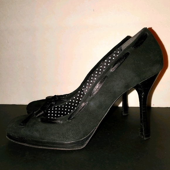 🖤EUC VNTG Adorable Black Suede Pumps w/ Ribbon Trim Size 8🖤 - Picture 5 of 16